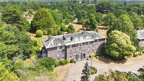 Park Lawn, Farnham Royal