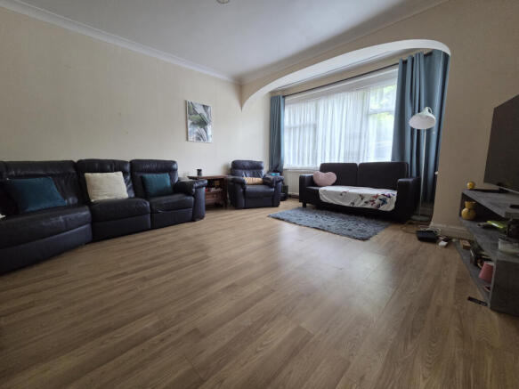5 bed semi-detached house to rent Preston Road, W