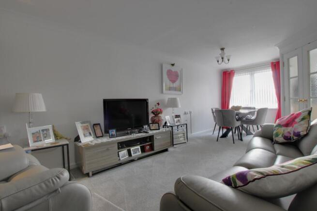 Springwell, Havant photo 4