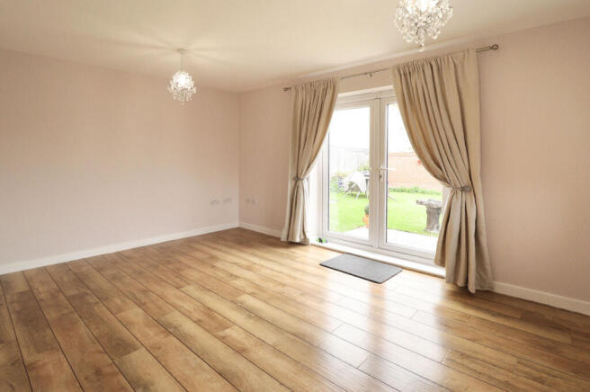 Montague Side, Basildon, Essex, SS14 photo 3