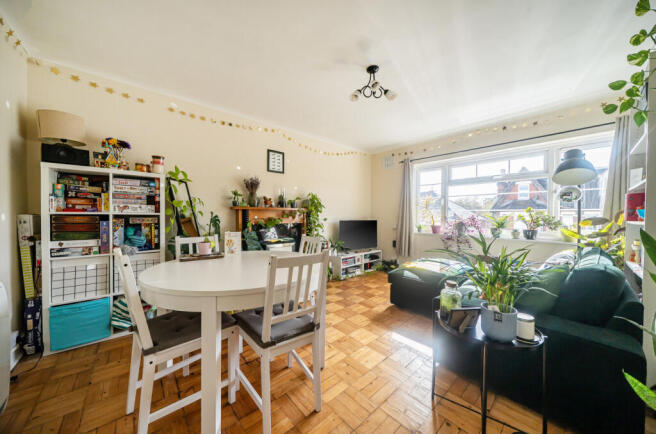 1437588-18-69d6bb...