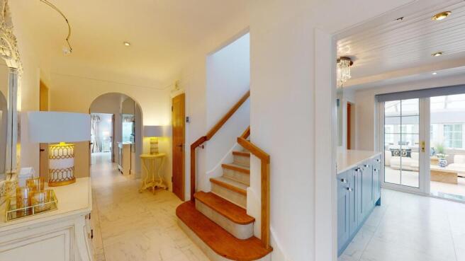 4 bed Detached for sale Image 11