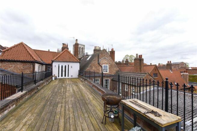 3 bed Maisonette to rent Image 7