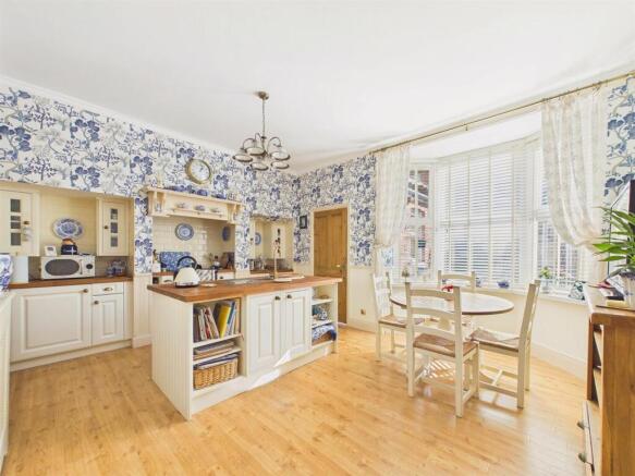 DINING KITCHEN