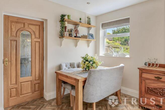 4 bed Detached for sale Image 12