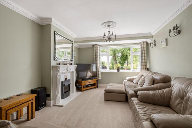 4 bed Semi-Detached for sale Image 8