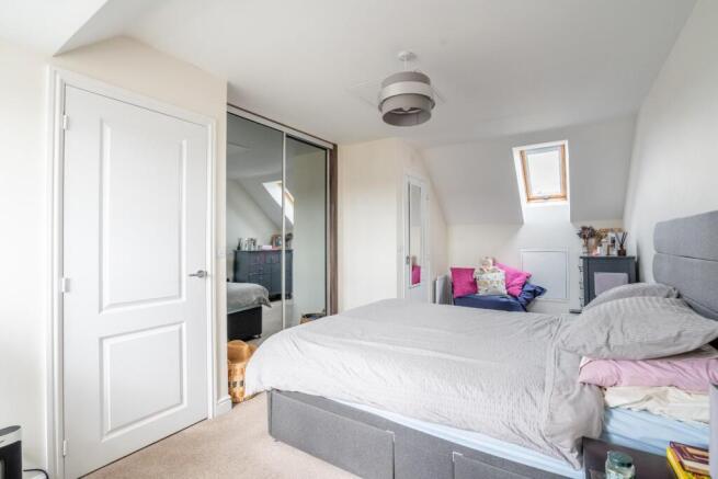 4 bed Town House for sale Image 7
