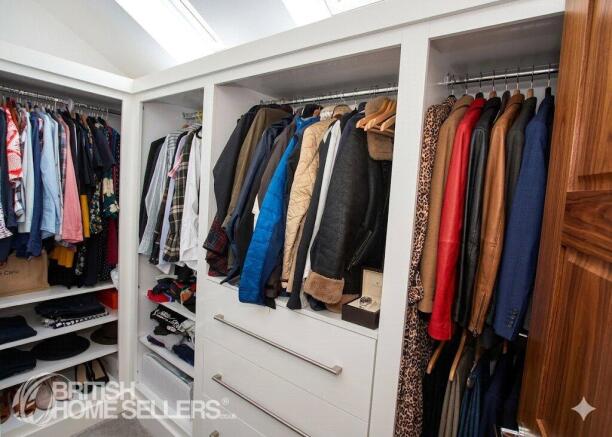 3 bed Apartment for sale Image 10