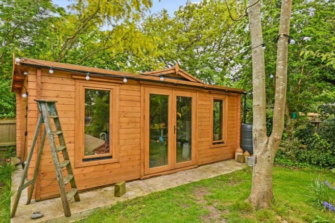 Log cabin