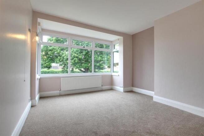4 bed Semi-Detached for sale Image 5