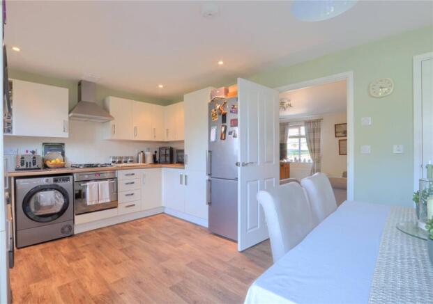 2 bed Semi-Detached for sale Image 5