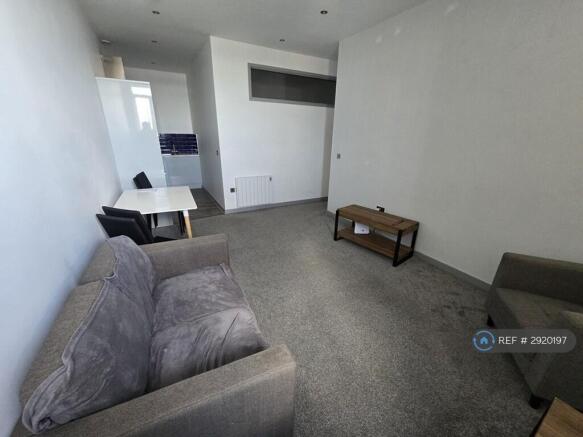 2 bed Flat to rent Image 7