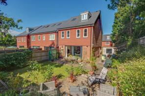 11, Vermont Place, Haywards Heath RH16 3UW