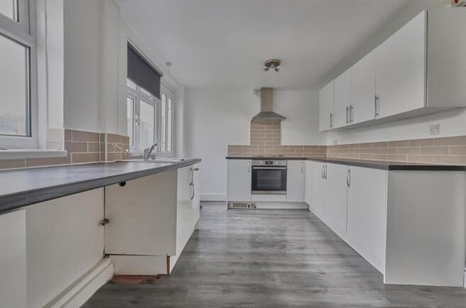 Fitted Breakfast Kitchen to Rear