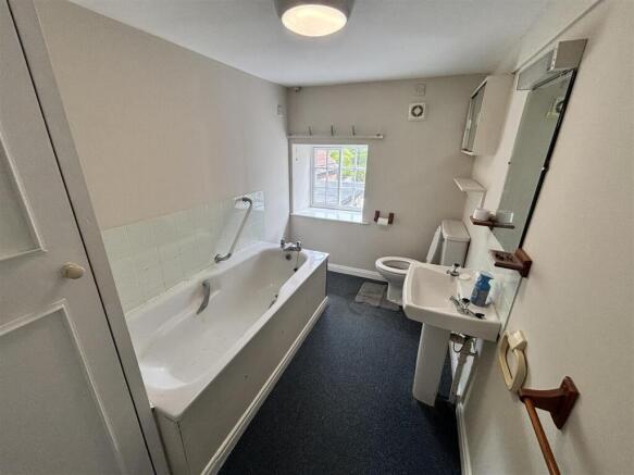1 bed Apartment to rent Image 6