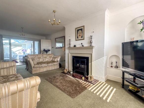 41 Howe Road, Onchan (11).jpg