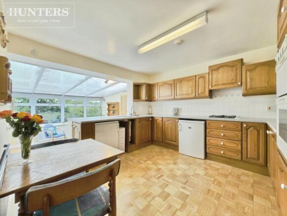 4 bed Detached for sale Image 5