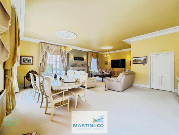 4 bed Semi-Detached for sale Image 11