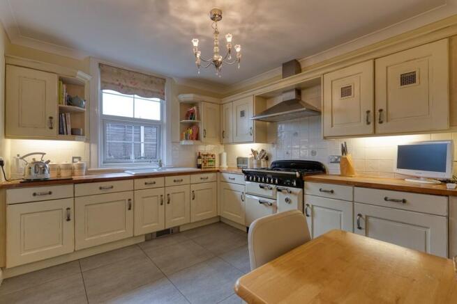 Kitchen/Breakfast...