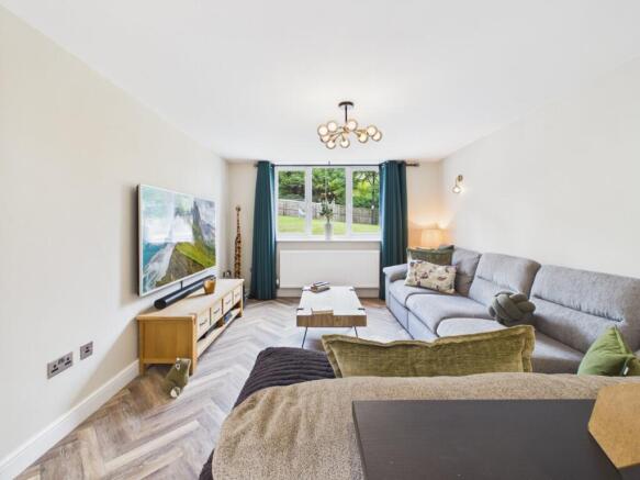 5 bed Detached for sale Image 12