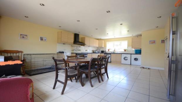 Kitchen/Breakfast Rm