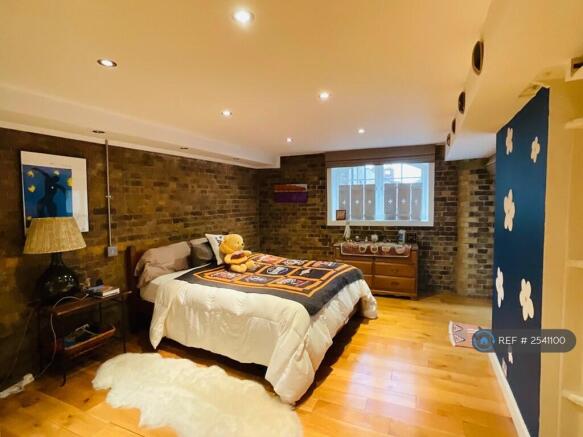 Master (Bedroom#1)