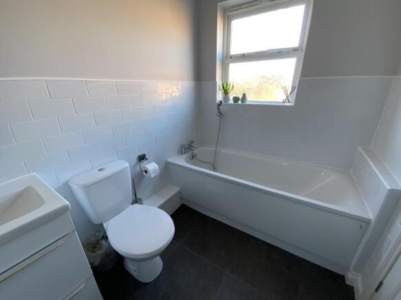Ensuite Bath Area