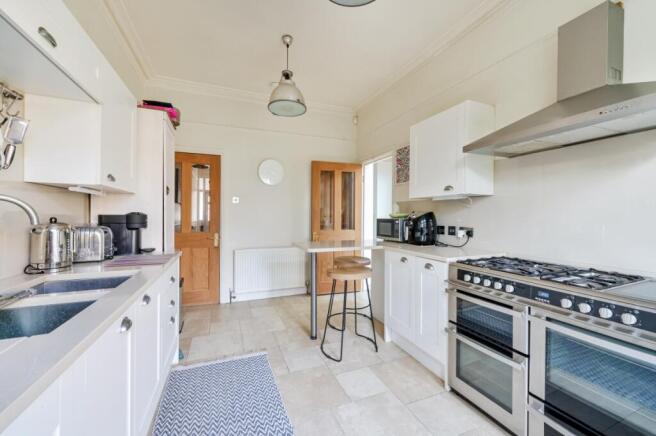 RUSKIN WALK, 75 (...