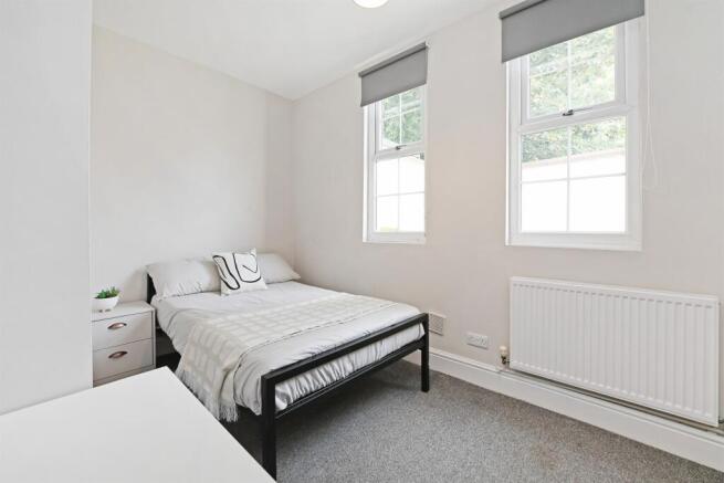 3 bed Apartment to rent Image 4