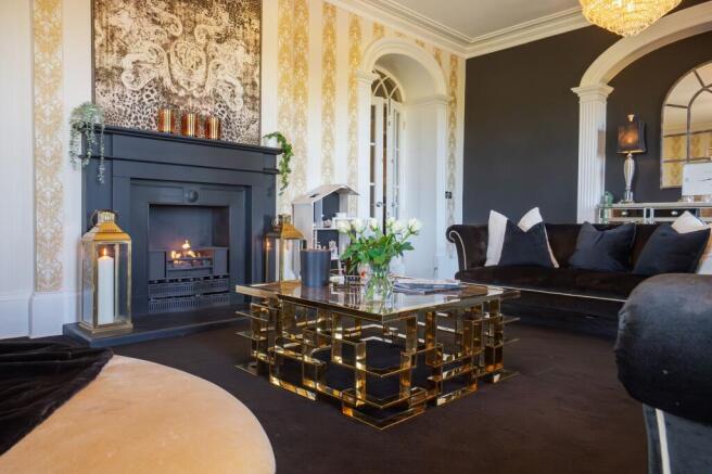 7 bed Detached for sale Image 10