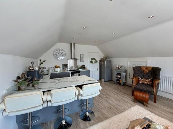 OPEN PLAN LIVING KITCHEN