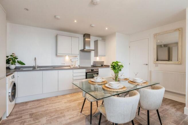 Grosvenor Road, Westcliff-on-Sea, Essex, SS0 photo 4