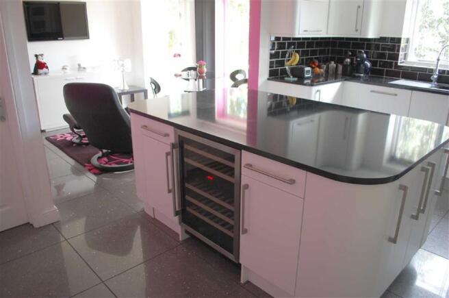 BREAKFAST KITCHEN