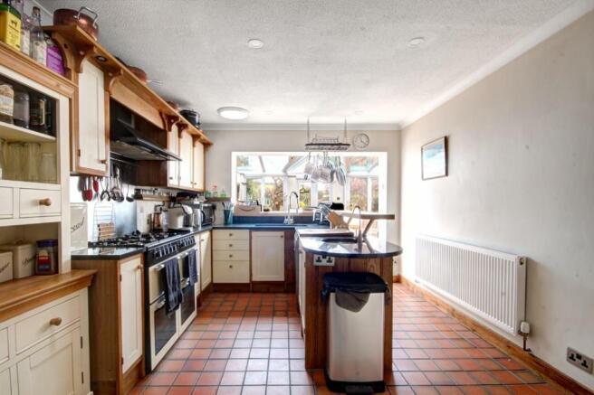 Kitchen 3.jpg