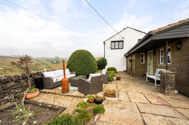 4 bed Detached for sale Image 4
