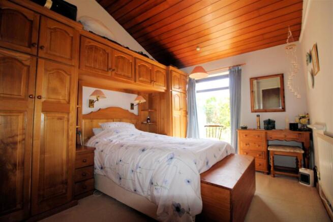 bed 1.jpg