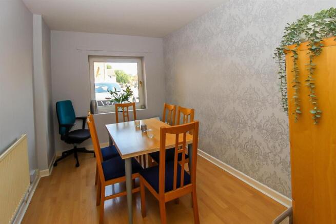 3 bed Town House for sale Image 5