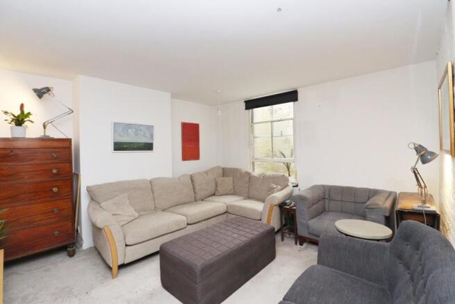 Reception Room/ Bedroom 