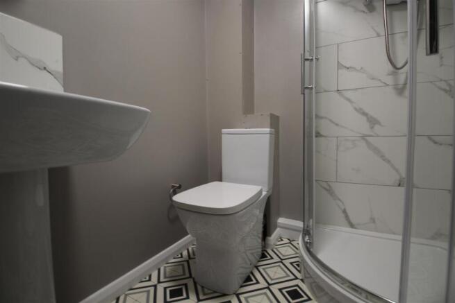 4 bed Flat to rent Image 9