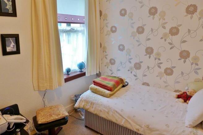 Bedroom 1.JPG