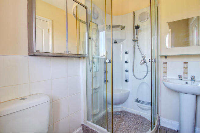 En Suite To Master Bedroom