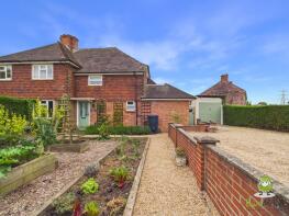 54, Moat Close, Tadley RG26 5AF