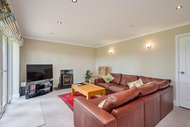 4 bed Detached for sale Image 10