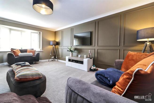 FAMILY LOUNGE