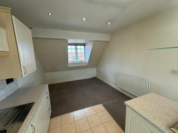 1 bed Apartment to rent Image 4