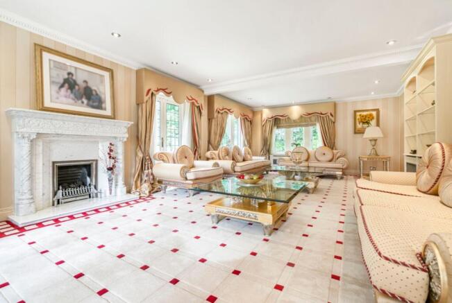 5 bed Detached for sale Image 5