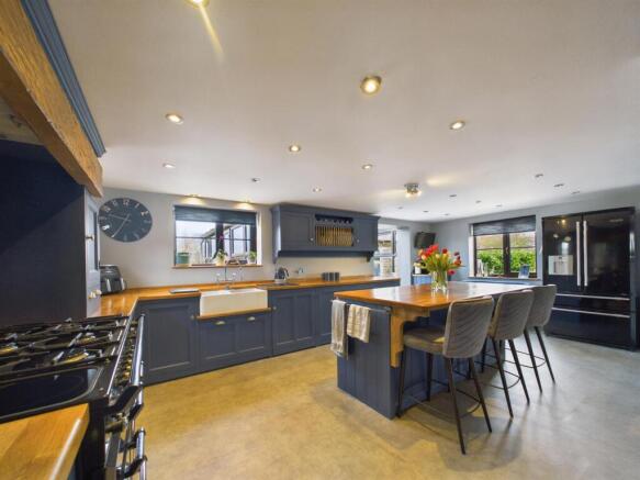 Kitchen / Breakfast Room