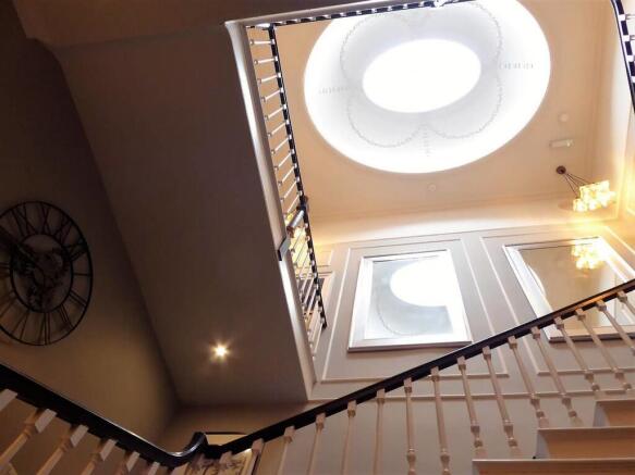 15 bed Apartment for sale Image 7
