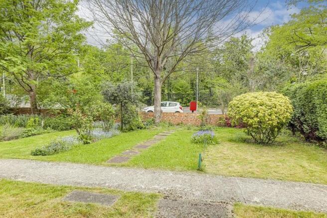 237 Colney Hatch Lane, Barnet, N11 3DH_1 copy.jpg