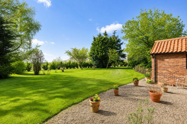 3 bed Detached for sale Image 9